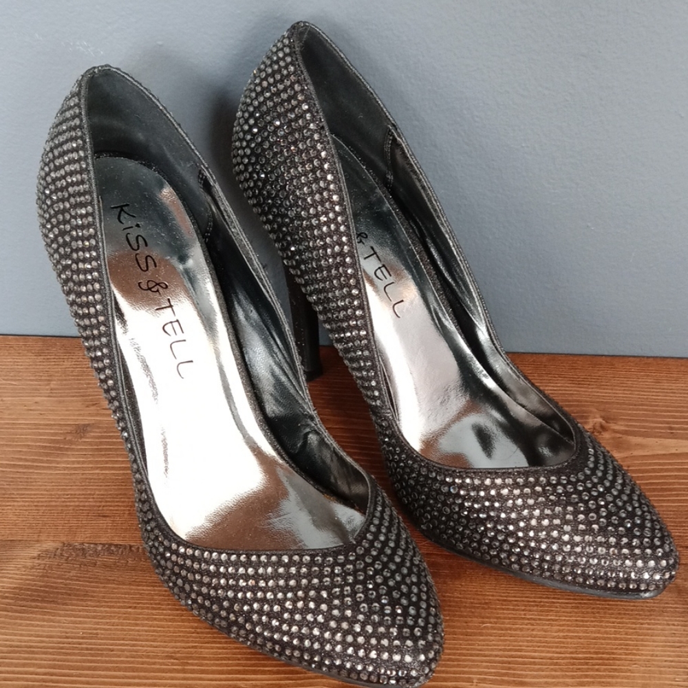 Kiss&Tell  heels